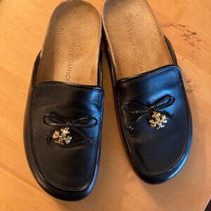 Tory burch charm mule in black